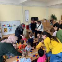 Баба Яга в гостях у ребят